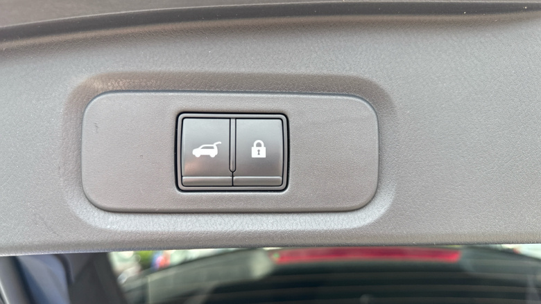 Nissan Qashqai 1.3 DiG-T MH 158 Tekna 5dr Xtronic Petrol Hatchback